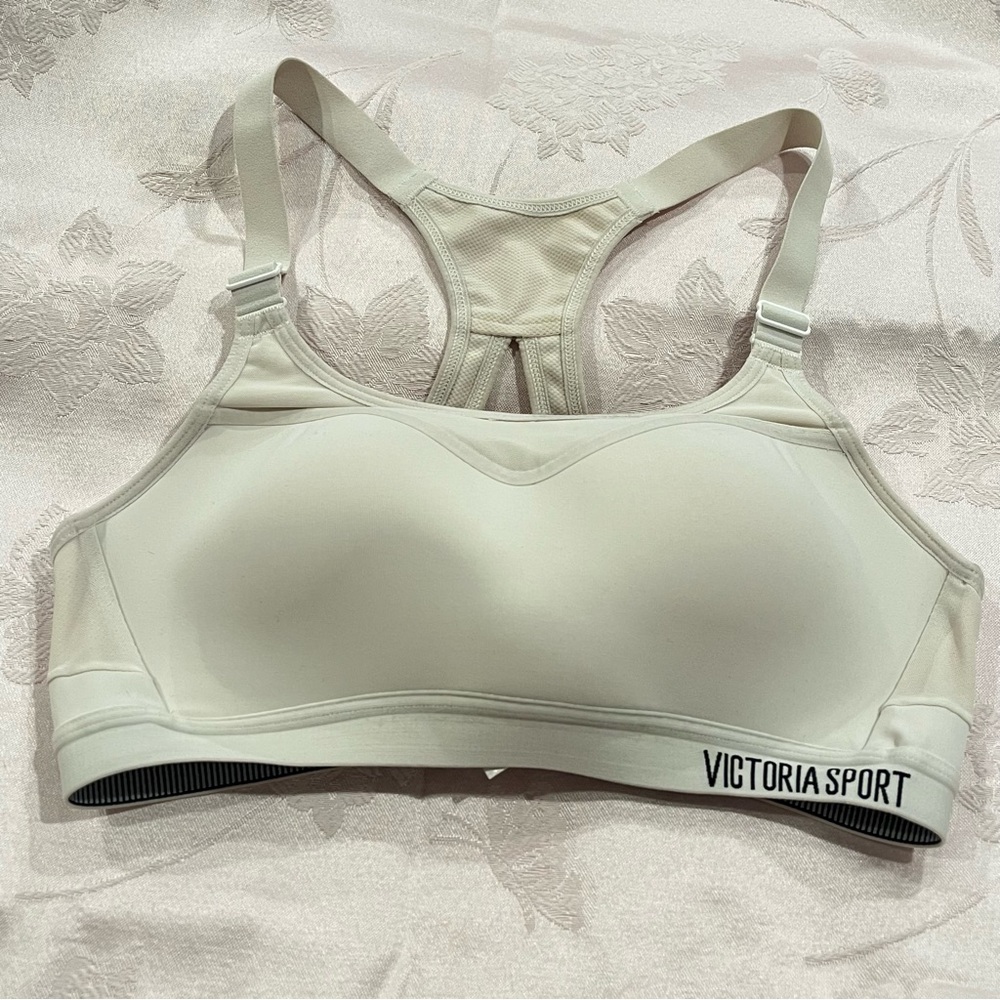 Victoria Sport Incredible Lightweight Max Sports Padded Bra 34B Light Grey